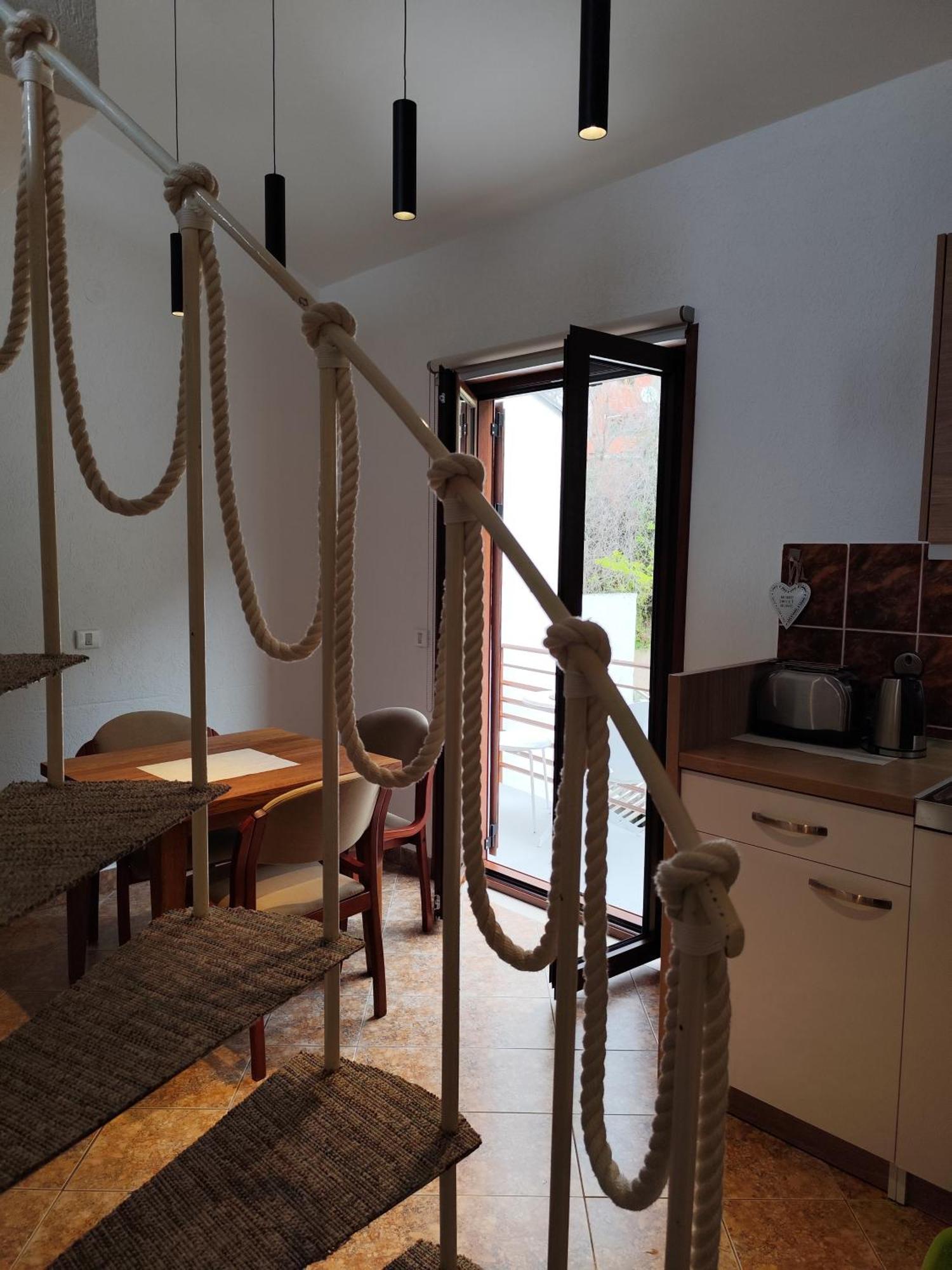 Guest house Jedro 3*